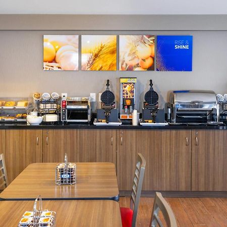 Comfort Inn Ориллия Экстерьер фото
