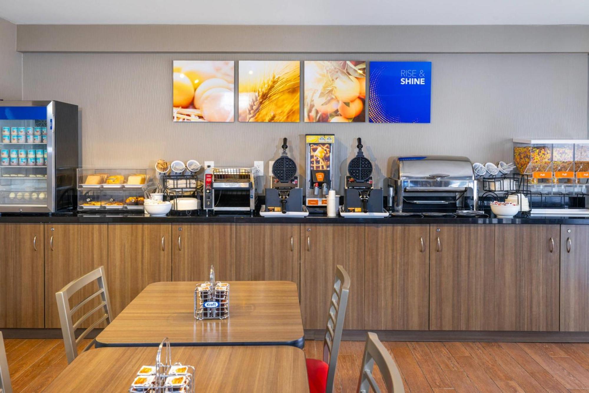 Comfort Inn Ориллия Экстерьер фото